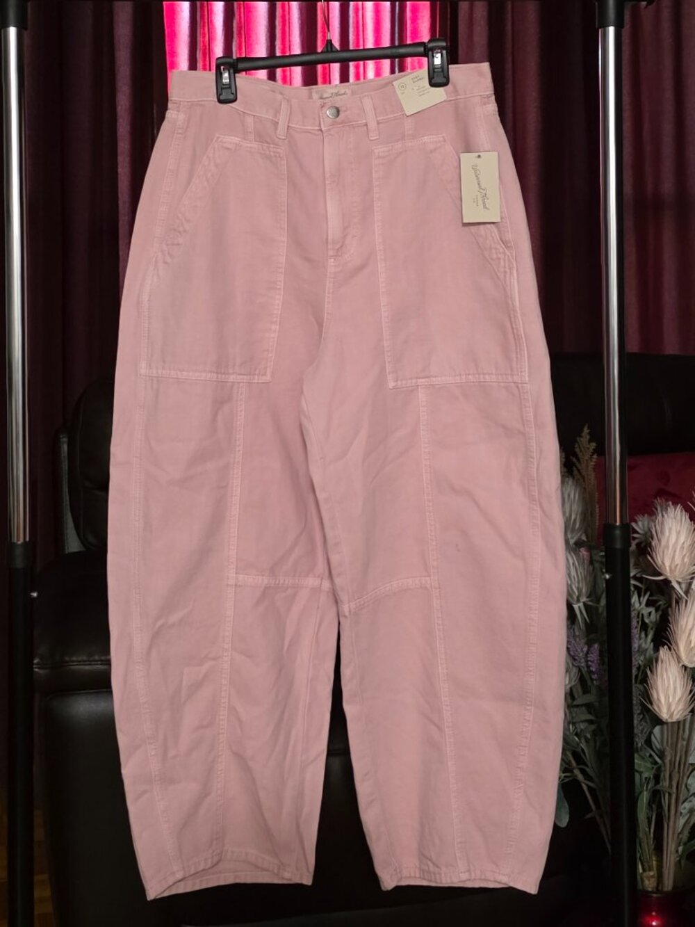 EASY BARREL-HIGH-RISE UTILITY BARREL JEANS!